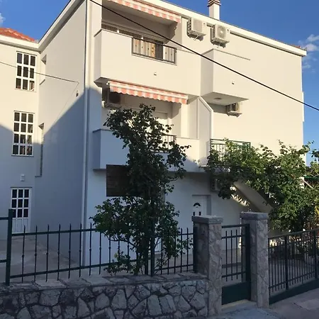 Διαμέρισμα Zulim Τρογκίρ